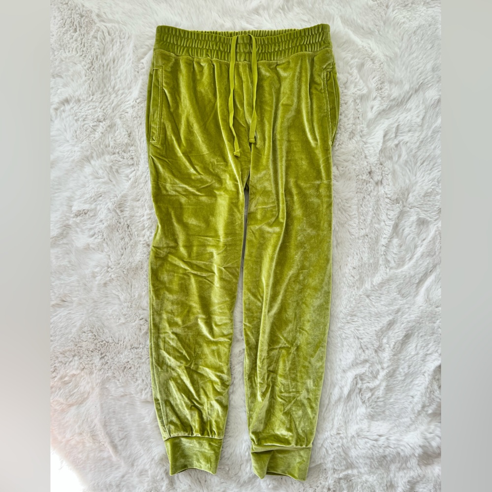 Fabletics Luxe Velour Jogger